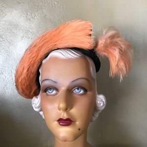 STUNNING 1930s BLACK VELVET HAT WITH SILVER DOTS AND SALMON COLORED FEATHERS